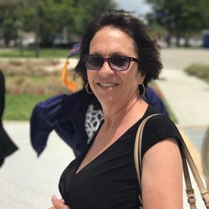 Meet your Posher, Deysi